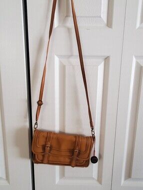 THE SAK HOBO PEBBLED LEATHER BAG. COGNAC COLOR. CROSSBODY